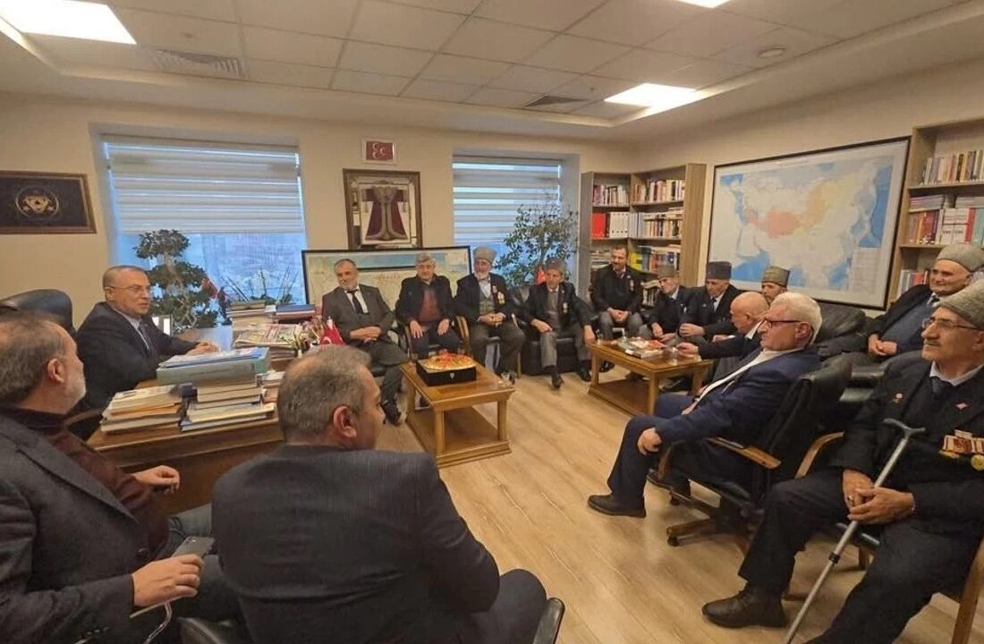 Şehit aileleri ve gazilerinden MHP’ye anlamlı ziyaret