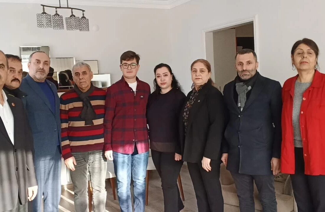 MHP İzmit İlçe Başkanlığı’ndan şehit Serkan Çakal’ın ailesine ziyaret
