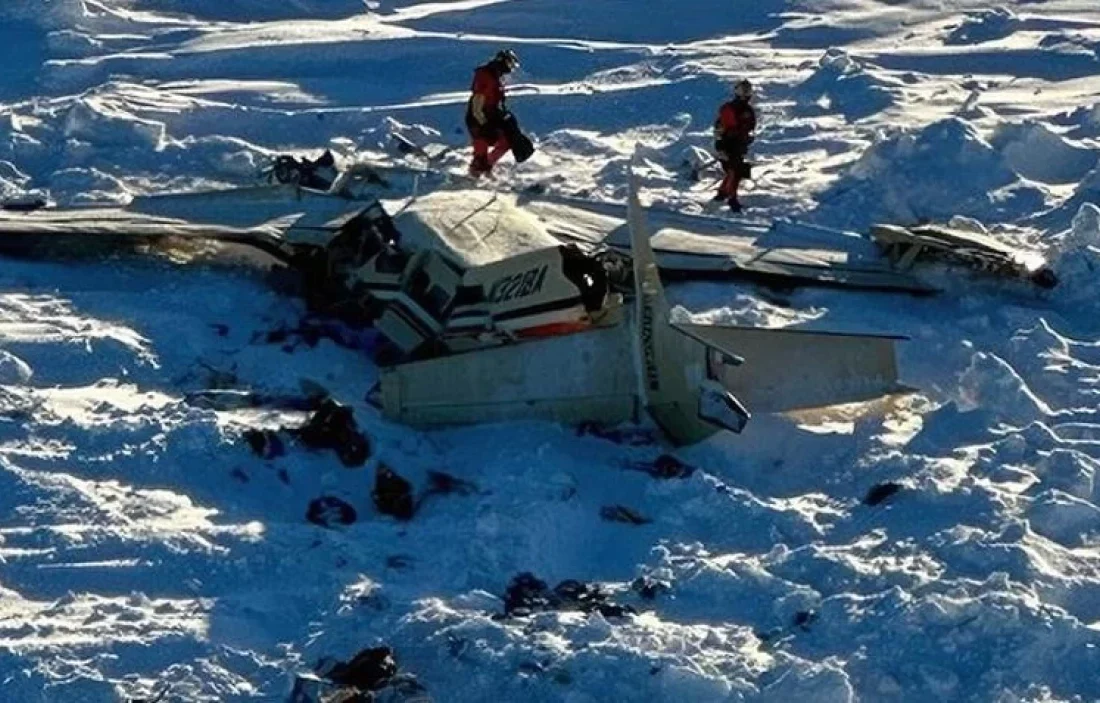 ABD’de bir uçak şoku daha! İçinde 10 kişi bulunan uçak buza çakıldı