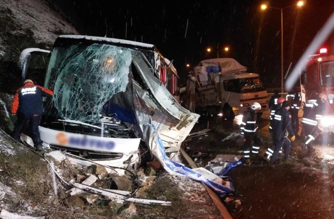 Samsun’da yolcu otobüsü kazası: 1 ölü, 16 yaralı