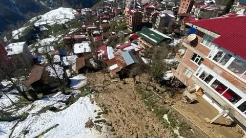Rize’deki heyelanda tahliye edilen ev sayısı 16’ya çıktı