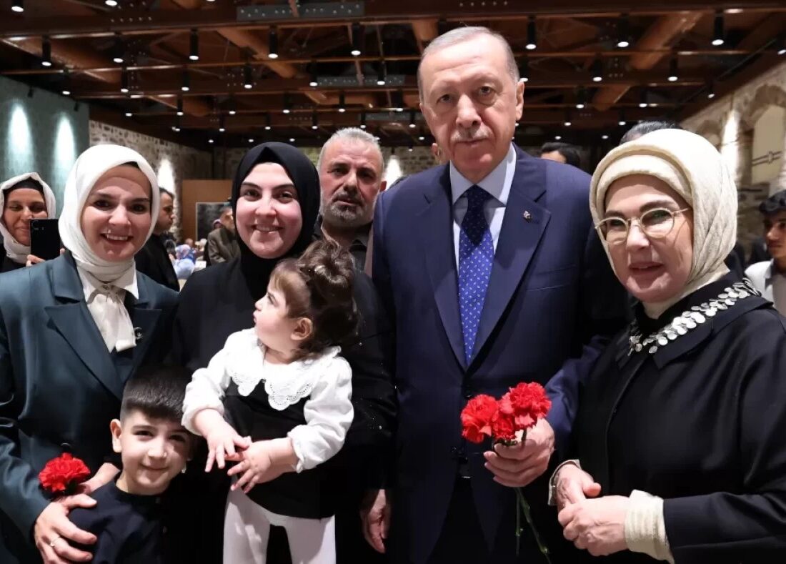 Cumhurbaşkanı Erdoğan’dan şehit aileleriyle iftar paylaşımı