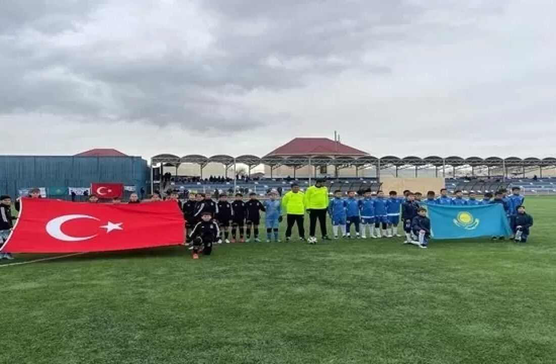 Kazakistan’ın Türkistan şehrinde Turan Kupası futbol turnuvası düzenlendi