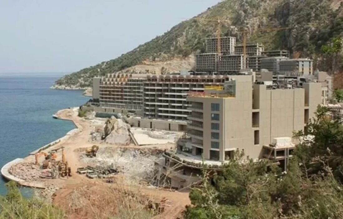 Bakanlıktan Muğla ve Marmaris belediyelerine ‘kaçak oteli yıkın’ talimatı