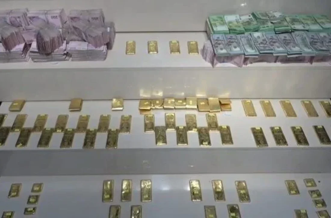 Van’da havalimanında kaçak altın ve para ele geçirildi