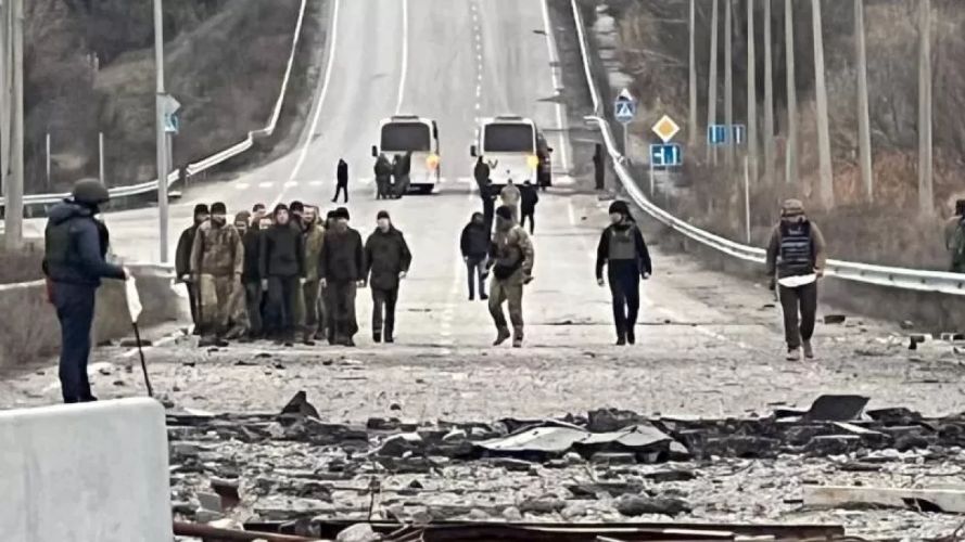 Rusya ve Ukrayna arasında büyük çaplı bir esir değişimi yapıldı