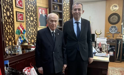 Alevi camiasının önde gelen isminden Devlet Bahçeli’ye ziyaret