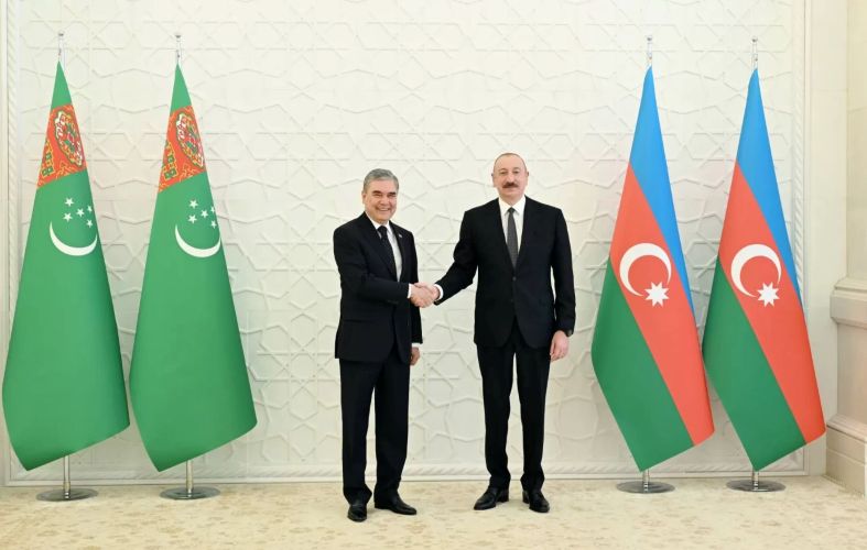 Azerbaycan Cumhurbaşkanı Aliyev, Türkmenistan Milli Lideri Berdimuhammedov ile görüştü