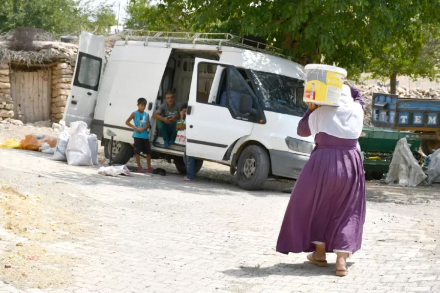 Ne nakit ne kart! Seyyar esnaf 16 yıldır parasız alışveriş yapıyor