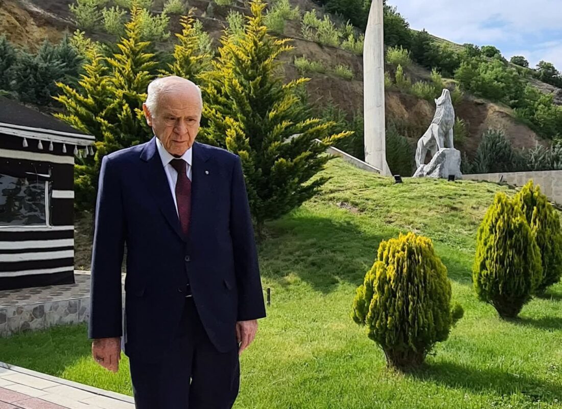 Bahçeli’den Özel’e sert tepki! “Hezeyanname nutku, yolsuzluk çarkını gizleyemez”