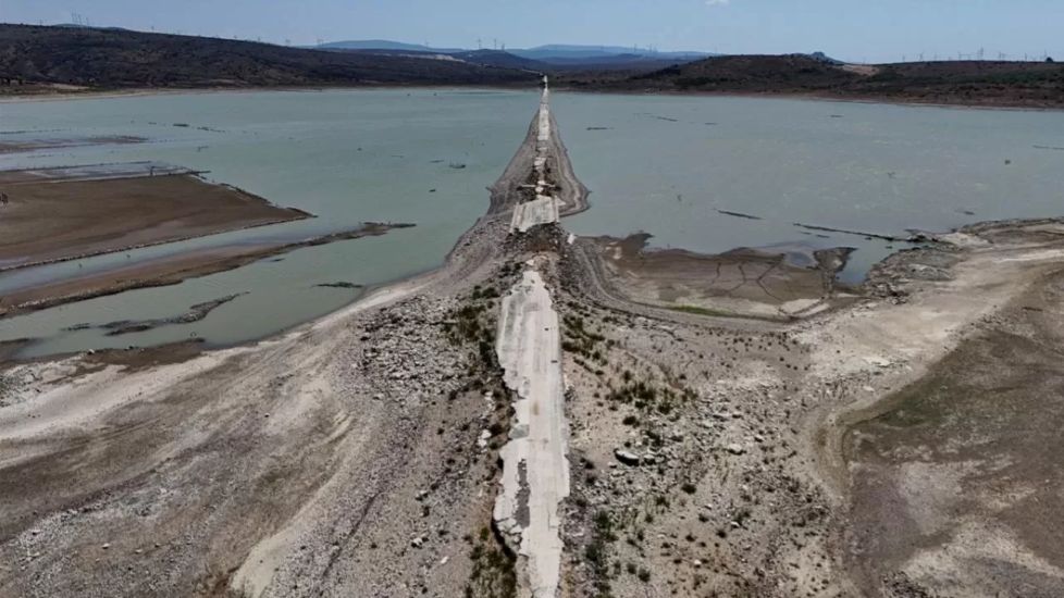 Eski İzmir-Çeşme kara yolu ortaya çıktı İzmir’de kuraklık alarmı