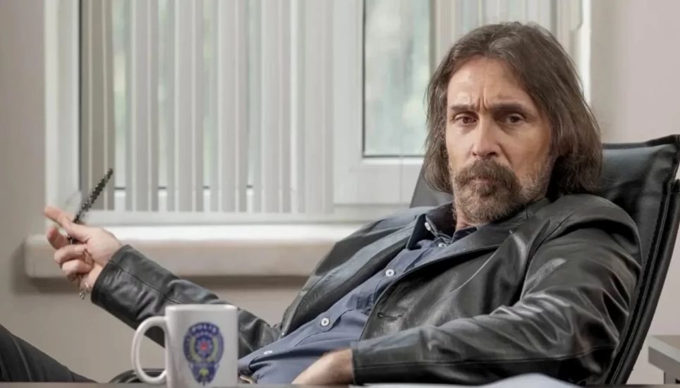 Erdal Beşikçioğlu’nun Etimesgut’una dev ceza! Ya artist ol, ya başkan!