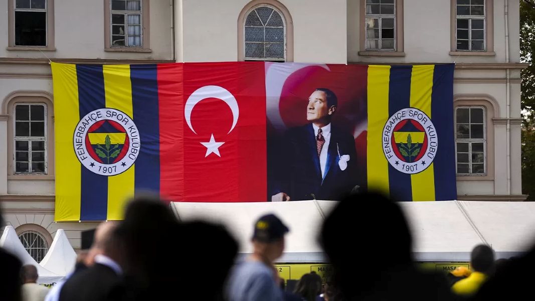 Fenerbahçe’nin 38. Başkanı Sadettin Saran: “İnşallah şampiyonluk kupasını 3 başkan beraber kaldırırız”