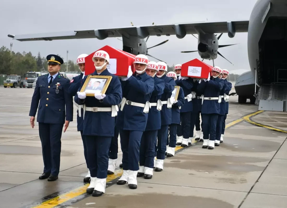 Kahraman şehitlerimize son görev