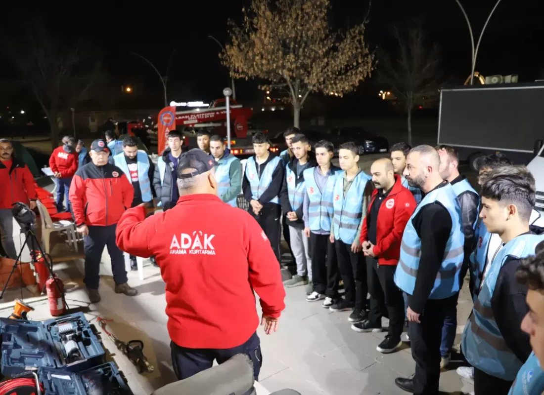 Ülkü Ocakları Ankara İl Başkanlığı’ndan gençlere kapsamlı afet ve arama-kurtarma eğitimi