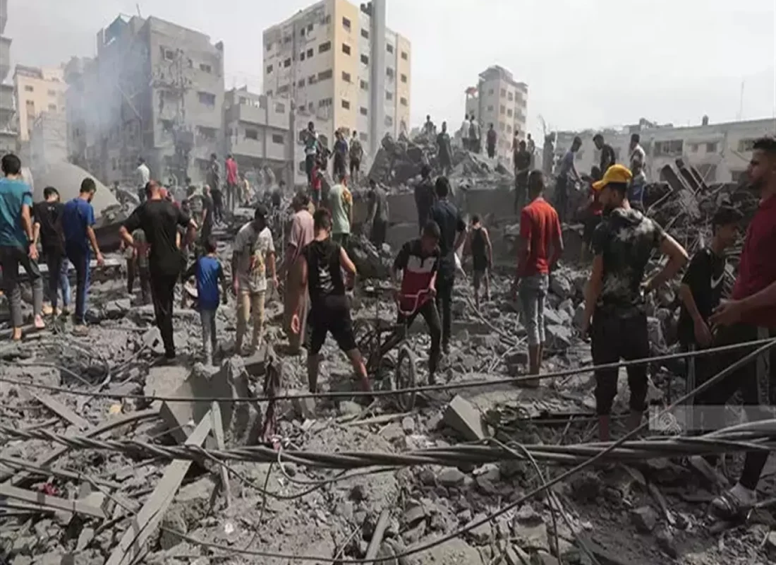 İsrail savaş uçakllarıyla Gazze’ye bomba yağdırdı