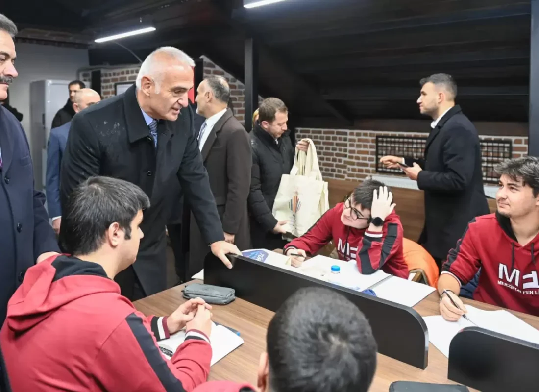 Tarihi Merzifon Kızlar Mektebi kütüphane oldu