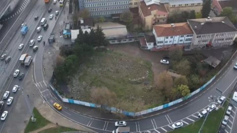 Avcılar’da depremde hasar alan cami 6 yıldır yapılmadı, vatandaşlar isyan etti