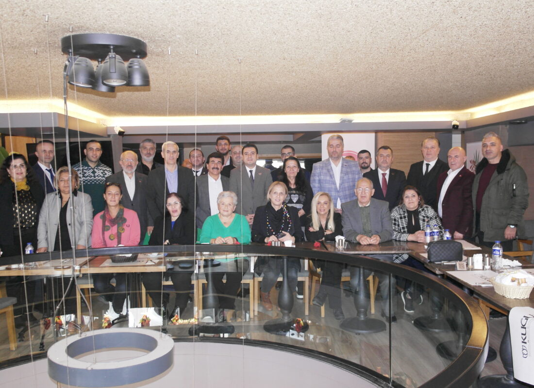 MHP Maltepe İlçe Başkanı Aykut Doğan Muhtarlarla buluştu