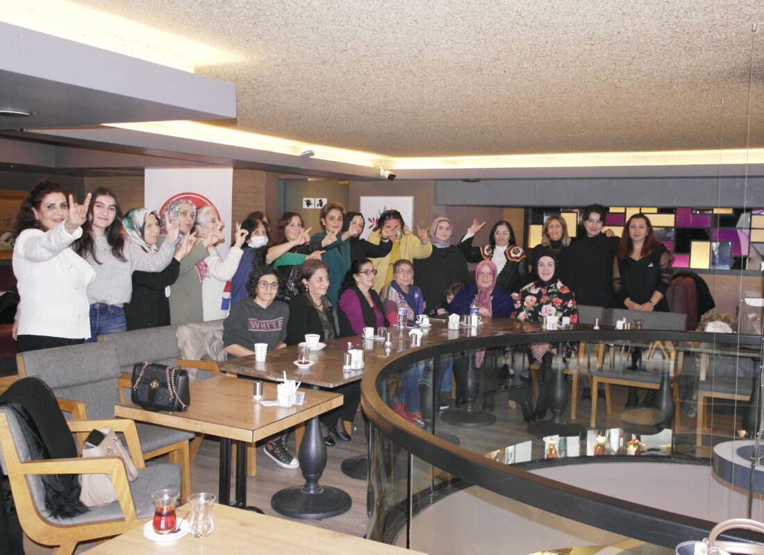 MHP Maltepe Kadın Kolları Tek Yürek