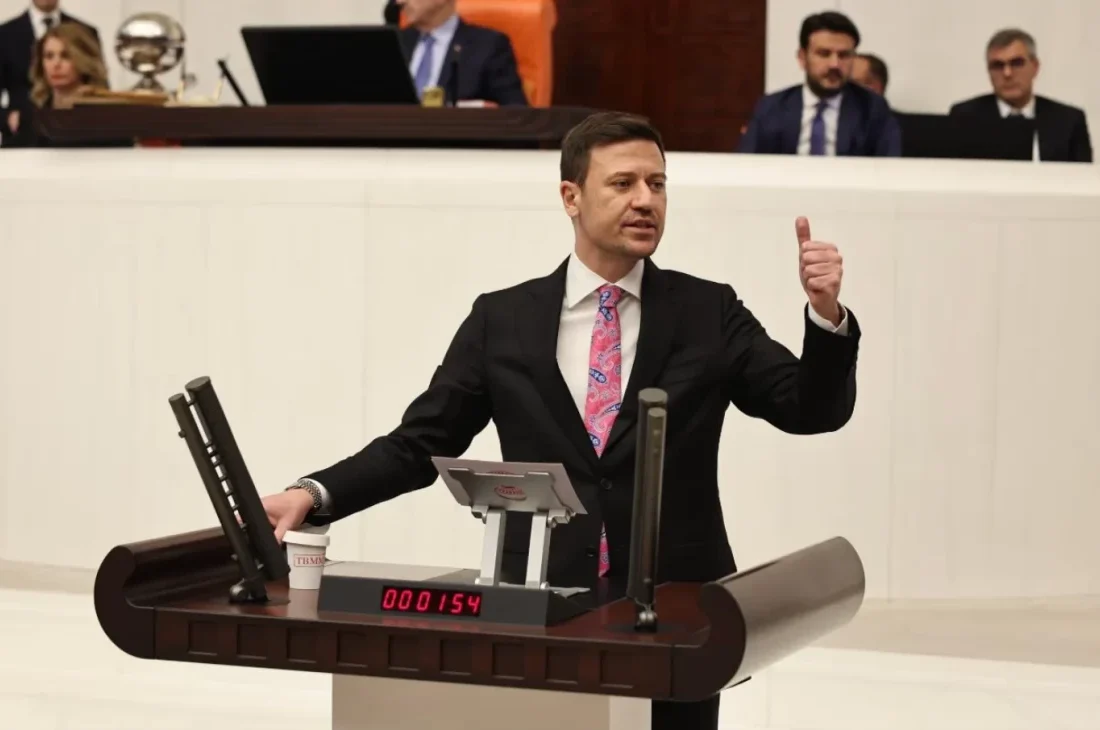 Baykoç’tan CHP’ye sert çıkış: Biz şehirleri ayağa kaldırıyoruz, onlar adliye koridorlarında