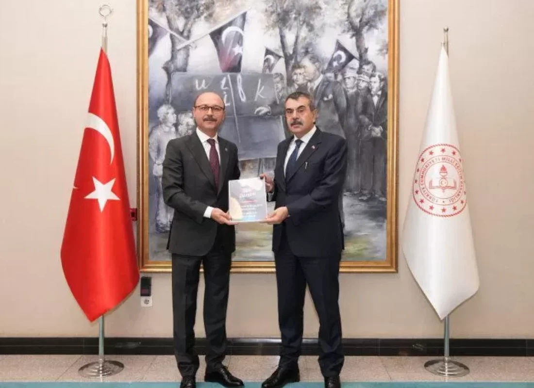 Türk Eğitim-Sen Genel Başkanı Talip Geylan, Bakan Yusuf Tekin ile görüştü