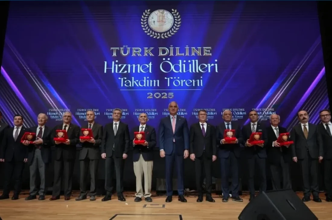 Türk diline hizmet edenler ödüllerle onurlandırıldı