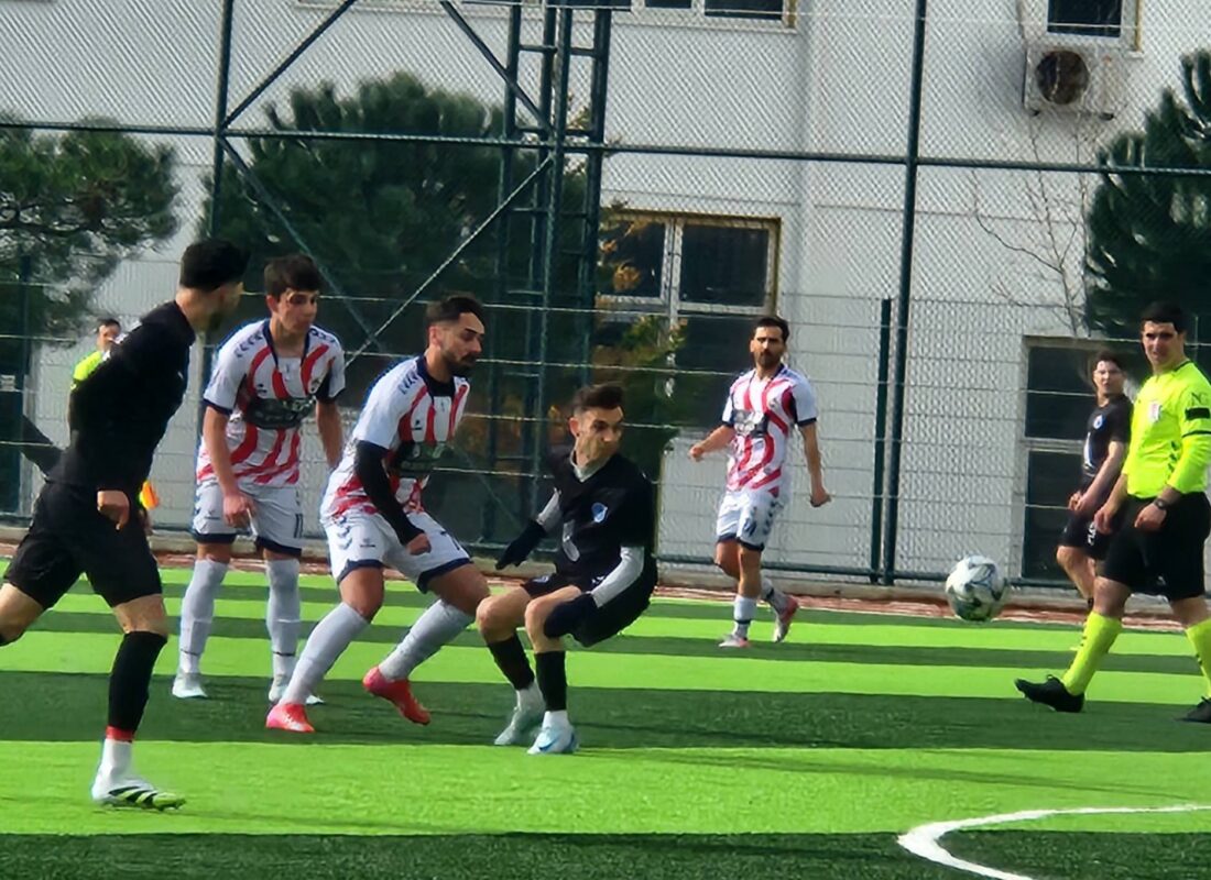 Küçükyalı Yelkenspor’un Büyük Başarısı 6-1 Play-Off Heyecanı