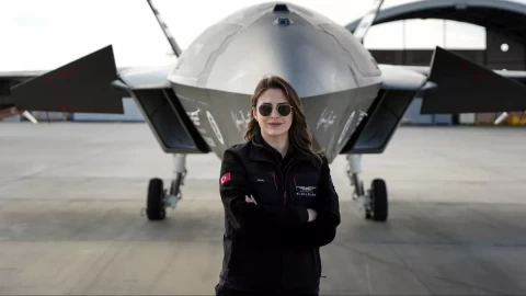 Gökyüzünde Kadın İmzası: Elif Ergin ve