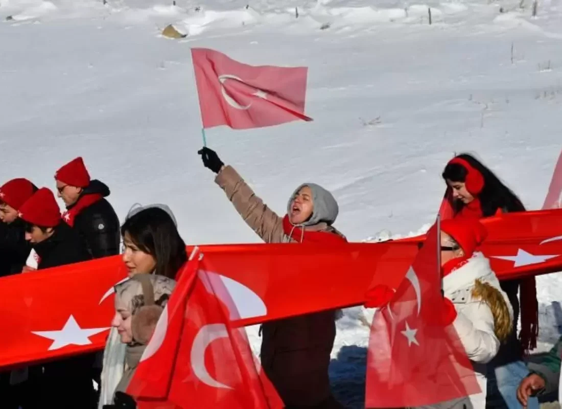 “Türkiye Şehitleriyle Yürüyor”