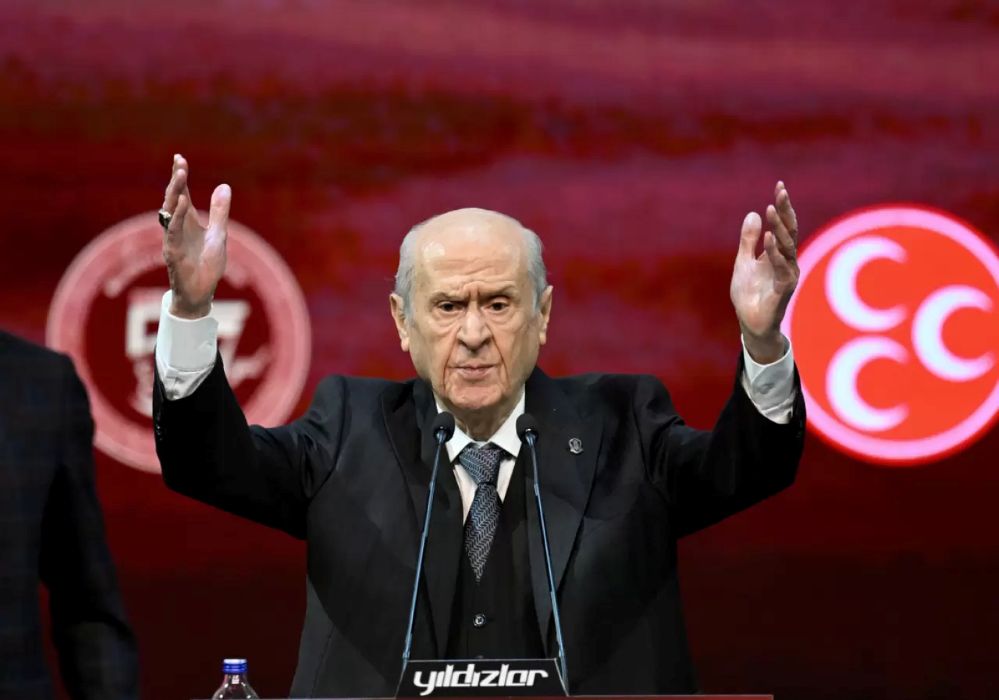 MHP Lideri Bahçeli: Tesbih çeken elleri, hû diyen dilleri, secdeye varan alınları Yaradan’a sığınmışları kucaklıyorum