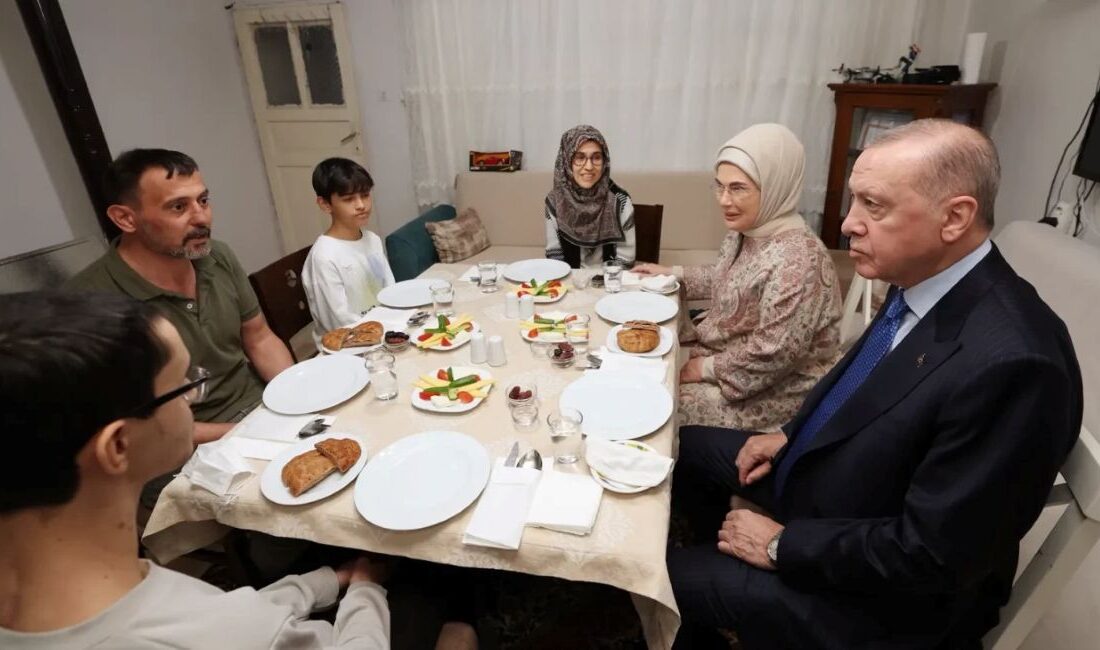 Cumhurbaşkanı Erdoğan ve Emine Erdoğan İftar Sofrasında