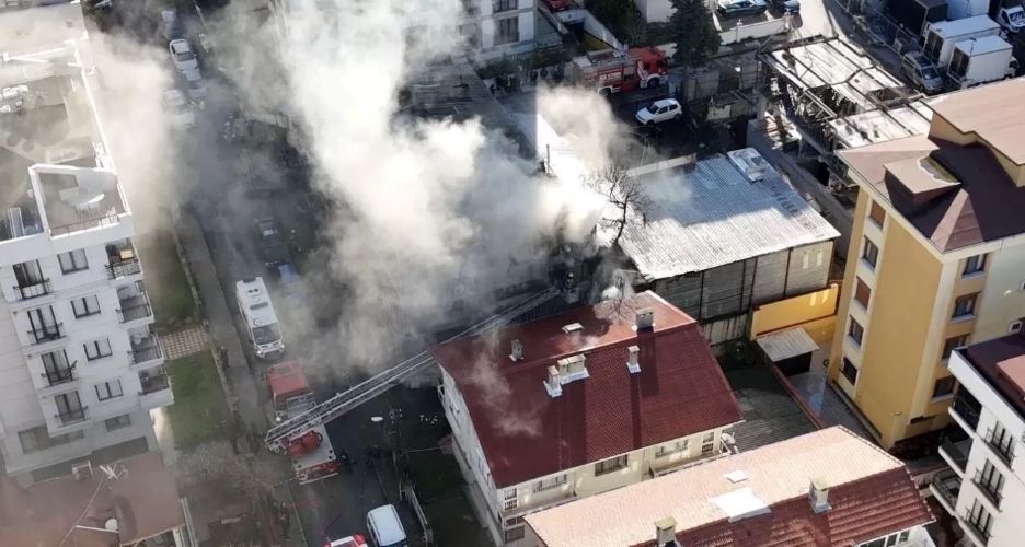 Maltepe’de Korkutan Yangın: Patlama Sesleri ve Alevler