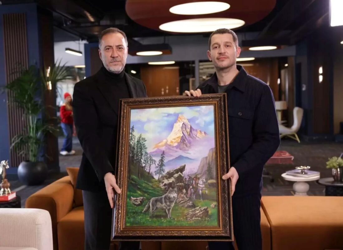 Türkmen beyi Devlet Bahçeli’den Uraz Kaygılaroğlu’na Anlamlı Hediye