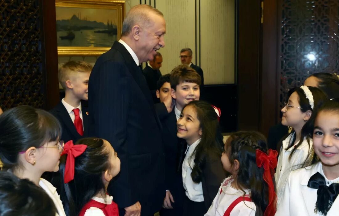 Cumhurbaşkanı Erdoğan, 23 Nisan’da Çocukları Külliye’de Ağırladı