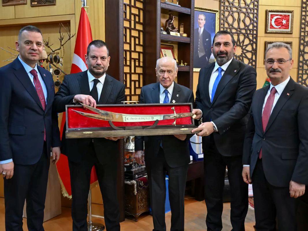 MHP Lideri Devlet Bahçeli’ye Trabzonspor’dan Ziyaret