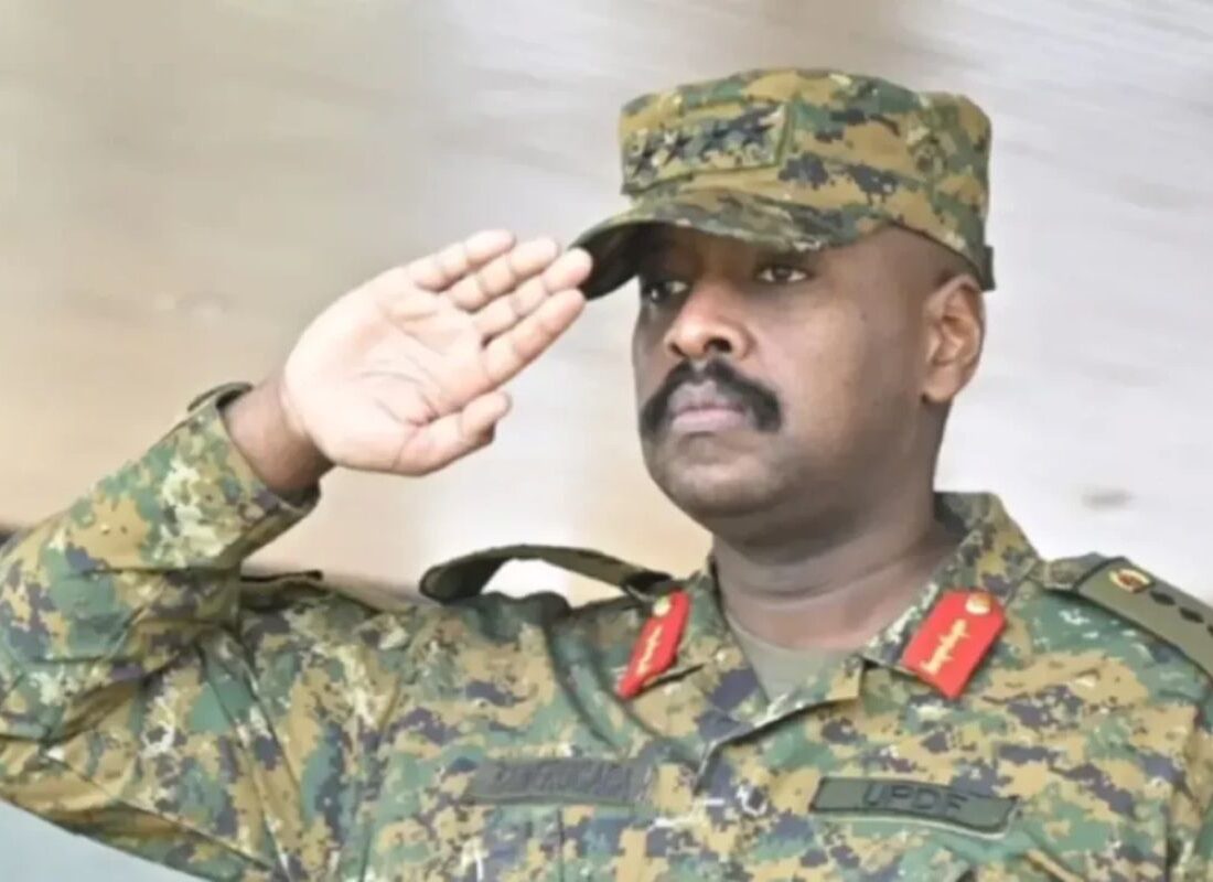 Hadsiz Uganda Genelkurmaydan Geri VİTES