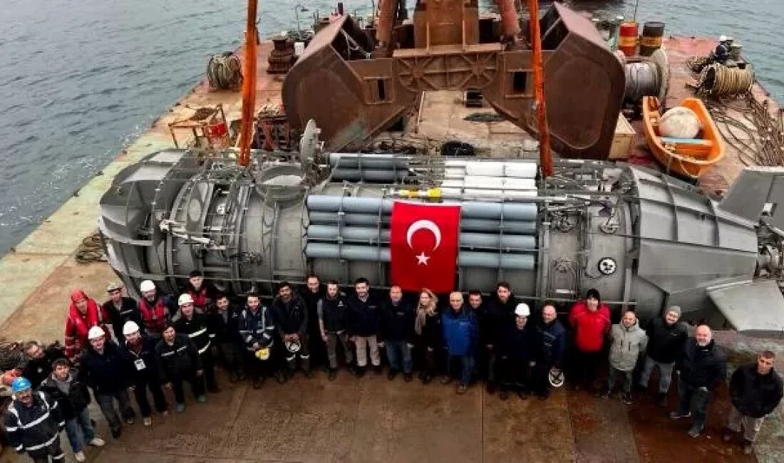 Türkiye’nin İlk Yerli Mini Denizaltısı Suya İndi