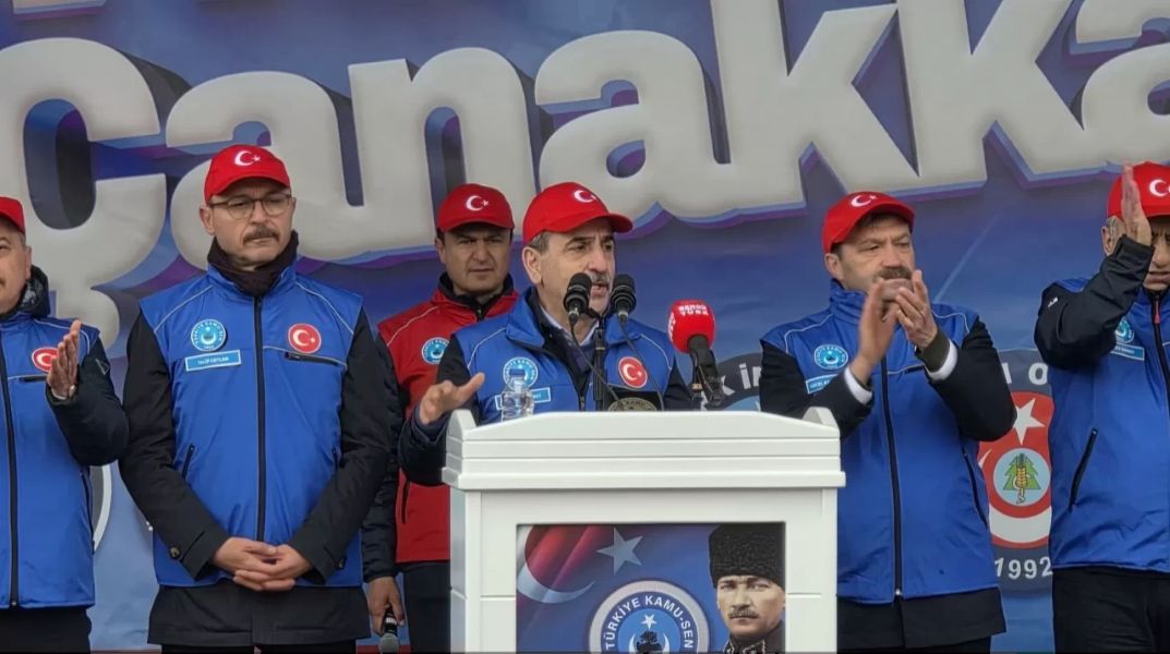 Önder Kahveci’den Çanakkale’de Tarihi 1 Mayıs Çıkışı: “Bu Bir Ruhu Yeniden Diriltmektir!”
