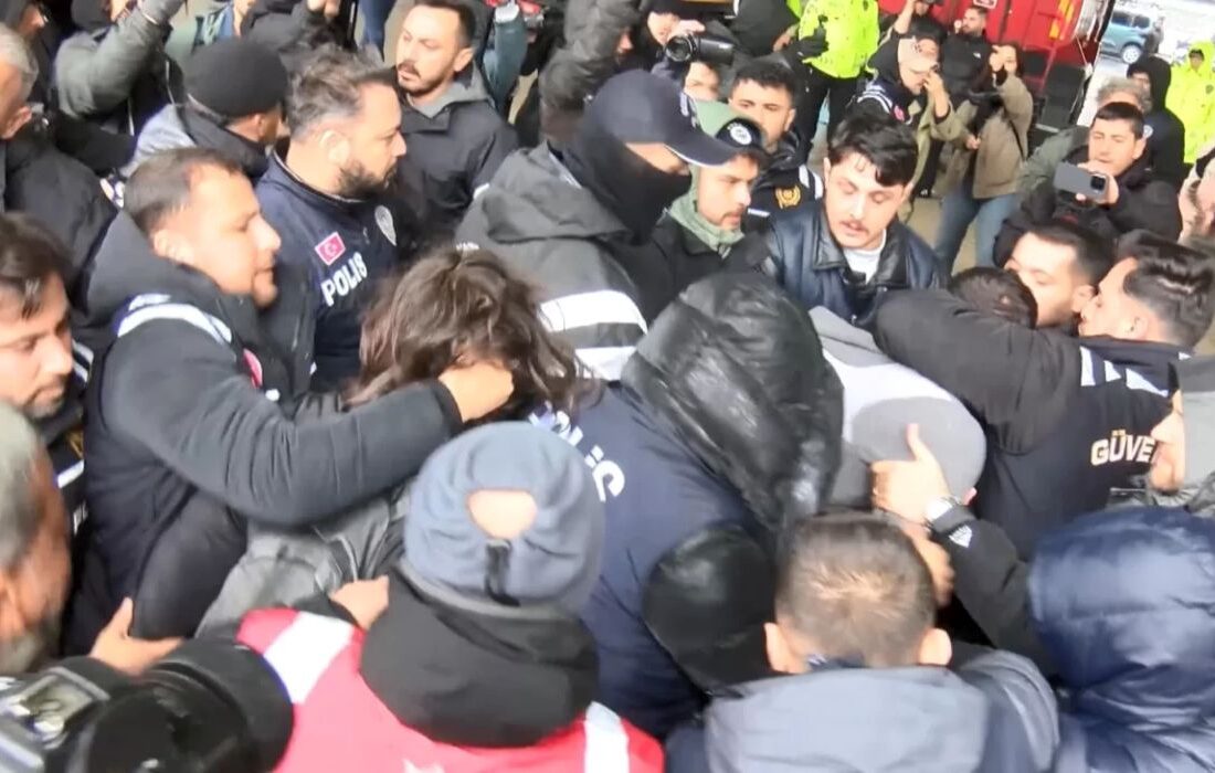 Mecidiyeköy’de İzinsiz Gösteriye Polis Müdahalesi