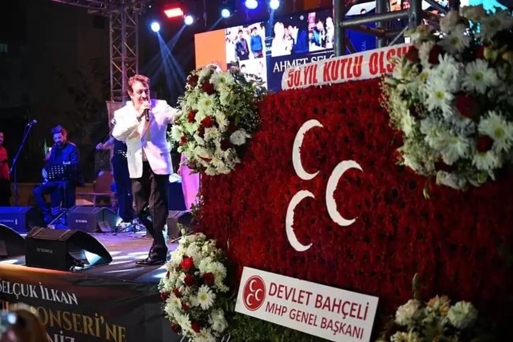 Şair ve Şarkı Sözü Yazarı Ahmet Selçuk İlkan, 50’nci Sanat Yılını Memleketinde Kutladı