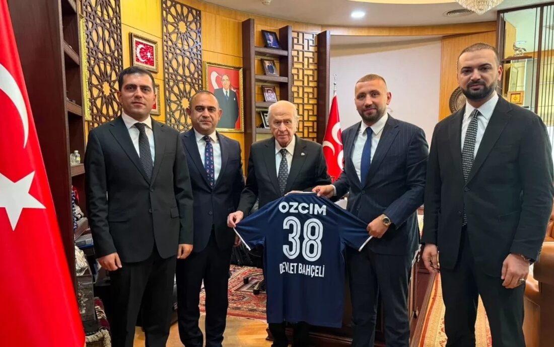Erciyes 38 FK’dan MHP Lideri Devlet Bahçeli’ye Özel Forma