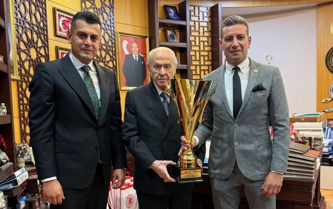 MHP Lideri Devlet Bahçeli’ye Türkiye Boks Federasyonu’ndan Anlamlı Ziyaret
