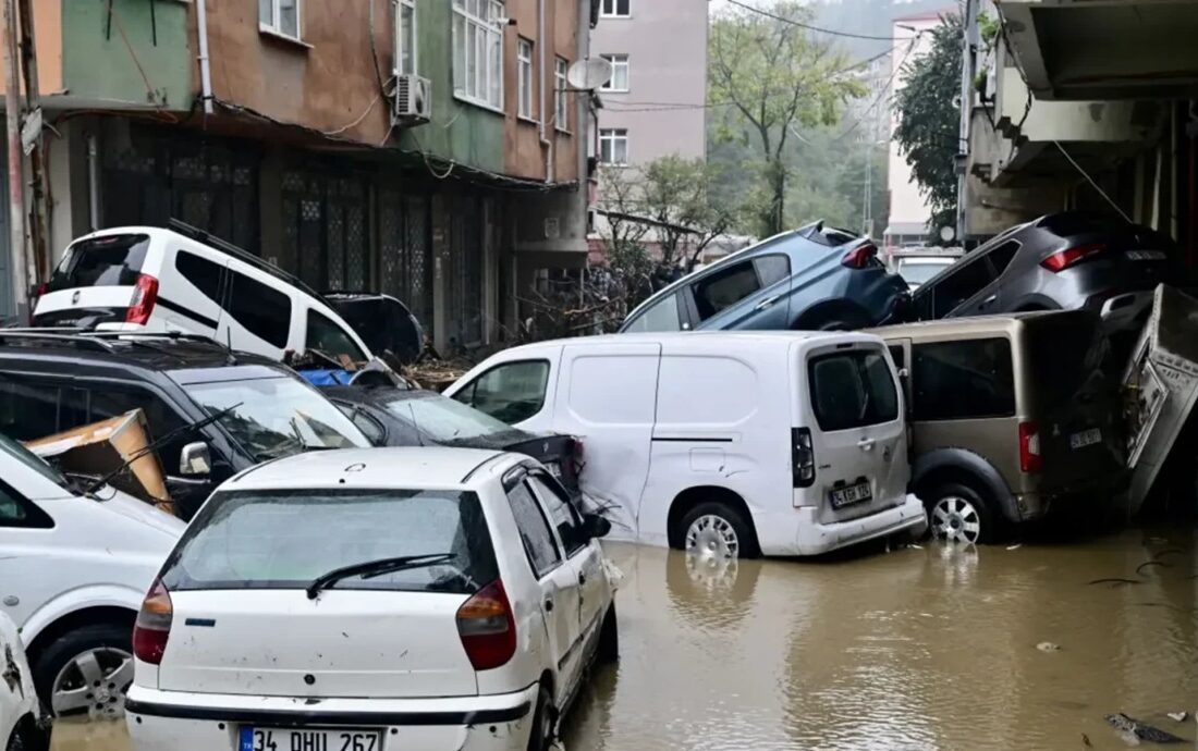 İstanbul’da Sel Felaketi Hayatını Kaybedenlerin Sayısı Arttı
